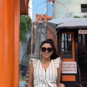 Meet your Posher, Moniba